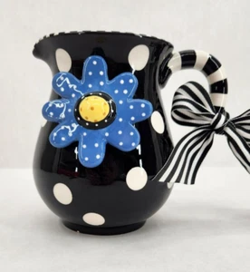 2011 Lynn Morris for Silvestri by DEMDACO "Hit the Spot" Pitcher Dots w/Flower - Picture 1 of 8
