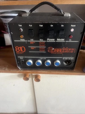 Speedotron 810 Flash Unit. Portable Great Shape - Image 1 of 4