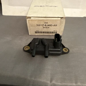 GENUINE FORD EGR Valve Sensor Assembly 3W1Z9J460AA Crown Victoria Town Car - Picture 1 of 4