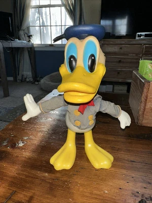 Figura del Pato Donald de 8"t de Walt Disney Productions de 1960 con chaqueta de tela azul Foto 1 de 4