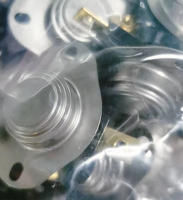 45A 250V 70C high limit switch normally closed auto reset - Image 1 of 2