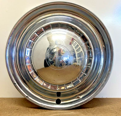 Cubierta de rueda tapacubos vintage Kaiser Frazier Henry J Manhattan 15" Foto 1 de 4