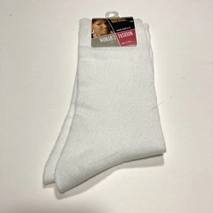 Gold Medal Women's Shoe Size 5-9 White Lightweight Socks NWT Mid Century - Picture 1 of 3