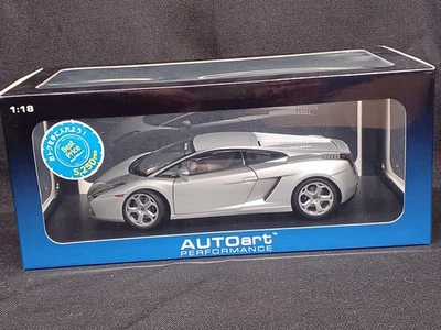 AUTO ART 38012 LAMBORGHINI GALLARDO - Image 1 of 4