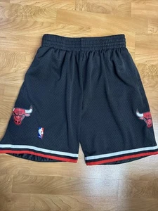 Chicago Bulls Mitchell & Ness Hardwood Classics Swingman Shorts Mens Medium - Picture 1 of 3