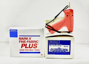 Dennison 10312 Mark Fine Fabric Plus Swiftacher Tagging Tool 10314 3” Fasteners - Bild 1 von 5