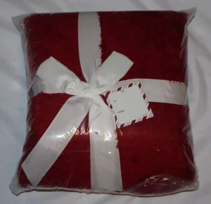 Cozy Plush Fleece Blanket Solid Red with Gift Giving Tag New - Picture 1 of 5