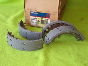 Nuevo de lote antiguo zapatos traseros AC DELCO (EE. UU.) para 85-02 CAVALIER SUNFIRE 85-98 Grand Am 18012416 - Imagen 1 de 2