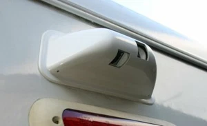 Capucha protectora para cámara de visión trasera doble - Imagen 1 de 3