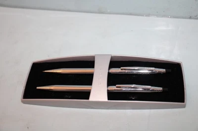 Juego de bolígrafos y lápices mecánicos cromados cruzados tono plata vintage con caja Foto 1 de 3