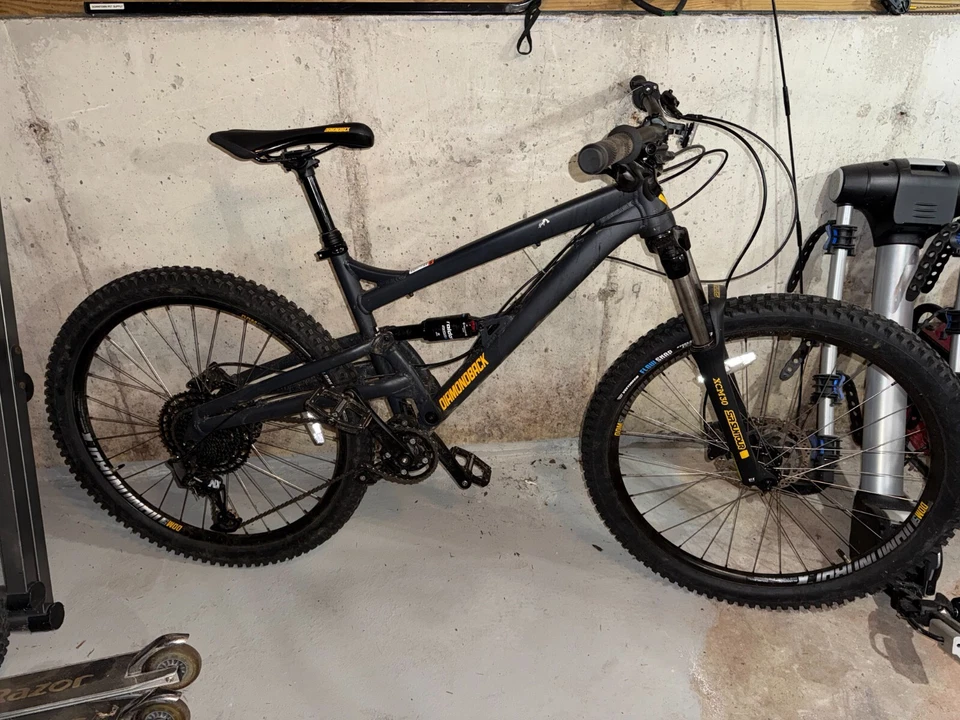 Diamondback Atroz 2 Full Suspension Mountain Bike Size Medium Color Black - Image 1 of 4