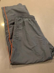 Pantalones de entrenamiento de pista grises Nike Dri Fit forrados de nailon talla grande para hombre - Imagen 1 de 7