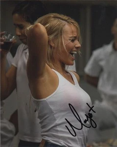 Margot Robbie Autograph The Wolf of Wall Street Suicide Squad Autograph - Picture 1 of 1