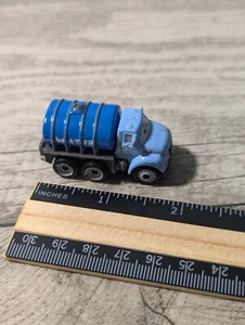 Disney Pixar Cars Mini Racer Mr. Drippy Water Tanker Truck Demolition Derby - Imagen 1 de 5