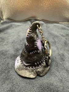 2000 Harry Potter Keychain Sorting Hat Magic 8 Ball Wizard Hogwarts Slytherin - Picture 1 of 6