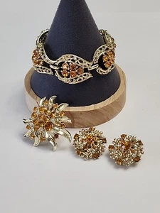 CORO GOLDFARBEN ORANGE STRASS ARMBAND, OHRCLIPS & BROSCHE SET (AP) - Bild 1 von 8