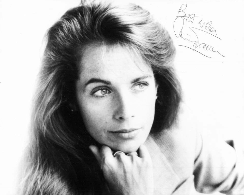 BBC DOCTOR WHO Romana MARY TAMM SIGNED B/W 10" X 8" PHOTOGRAPH TOM BAKER - Image 1 of 1