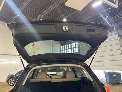 Used Tailgate fits: 2014 Subaru Legacy SW Outback w/rear view camera Grade A Foto 1 de 4