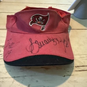 Autographed Tampa Bay Buccaneers Logo Athletic Vintage  Snapback Sun Visor Hat - Picture 1 of 12