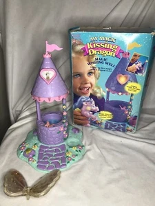 De colección My Magic Kissing Dragon Magic Wishing Well Incompleto con caja - Imagen 1 de 8