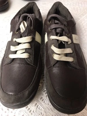 Kenneth Cole Niño Niños Grandes Talla 7 Zapatos Primera Pluma Marrón Tenis Usados en Excelente Condición Foto 1 de 4