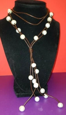 多股棕色皮绳和淡水珍珠珠项链流苏  — 第 1/4 张图片