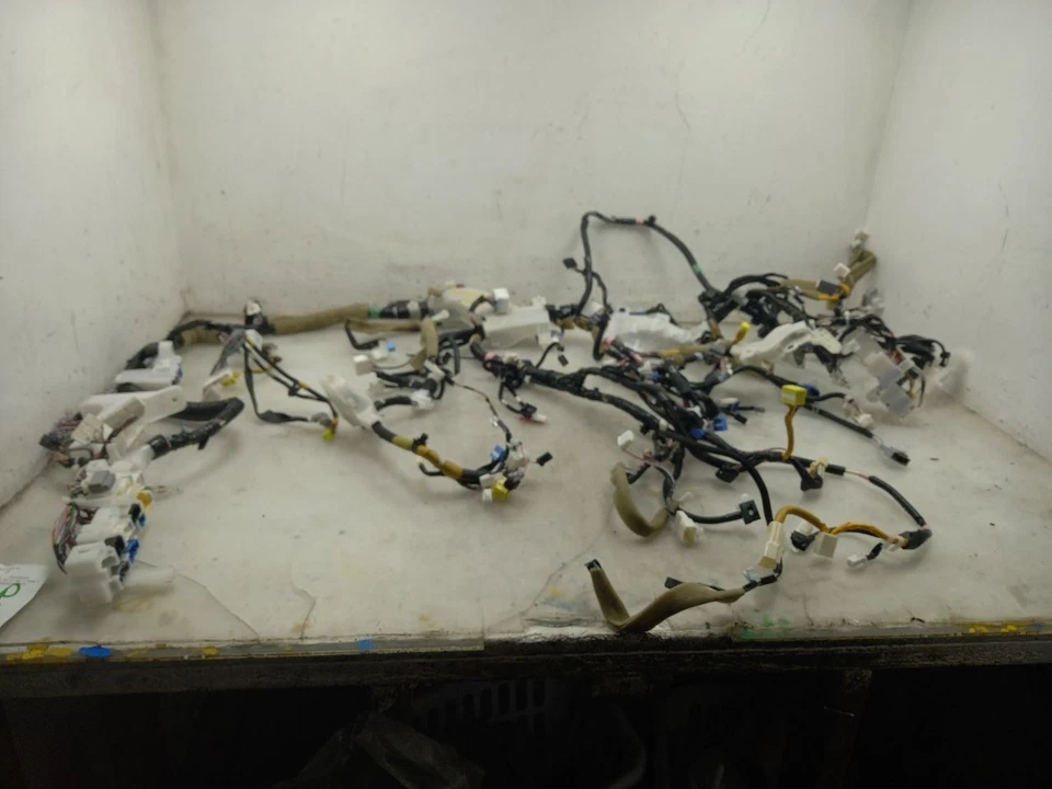 10 LEXUS RX450H TABLERO ARNÉS DE CABLES 82143-48520 Foto 1 de 4