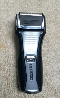 Afeitadora Remington F-5800 recargable pivote y flexible funciona muy bien SIN CABLE DE CARGA Foto 1 de 4