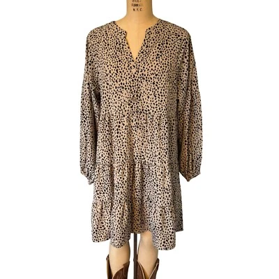 Vestido H&M Estampado Leopardo Manga Larga 3 Niveles Volantes Botón Delantero Puños Elásticos Foto 1 de 4