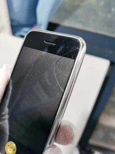 Apple iPhone 1st Generation 2G 4GB iOS 3.0 Screen ruptured Works well NO.13 - Picture 1 of 12