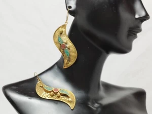 Orecchini pendenti vintage afghani turchese corallo intarsiato placcato oro a forma di foglia etnici - Foto 1 di 21
