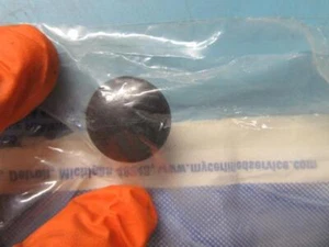 NOS GM 20664430 Roof Vent Window Latch Bolt Clip,1982-2009 GM - Foto 1 di 3