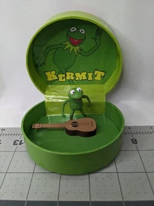 Lote de caja de almacenamiento de guitarra Kermit the Frog de 2,25 pulgadas - Imagen 1 de 12