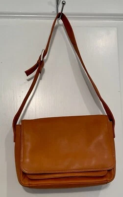 TANO Saddle Beige Leather Flap Over Shoulder Bag Medium Preowned - Изображение 1 из 4