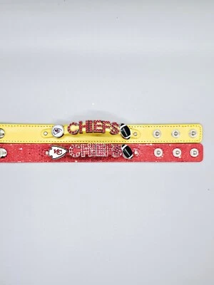 Pulsera ancha de cuero de los Kansas City Chiefs Foto 1 de 4