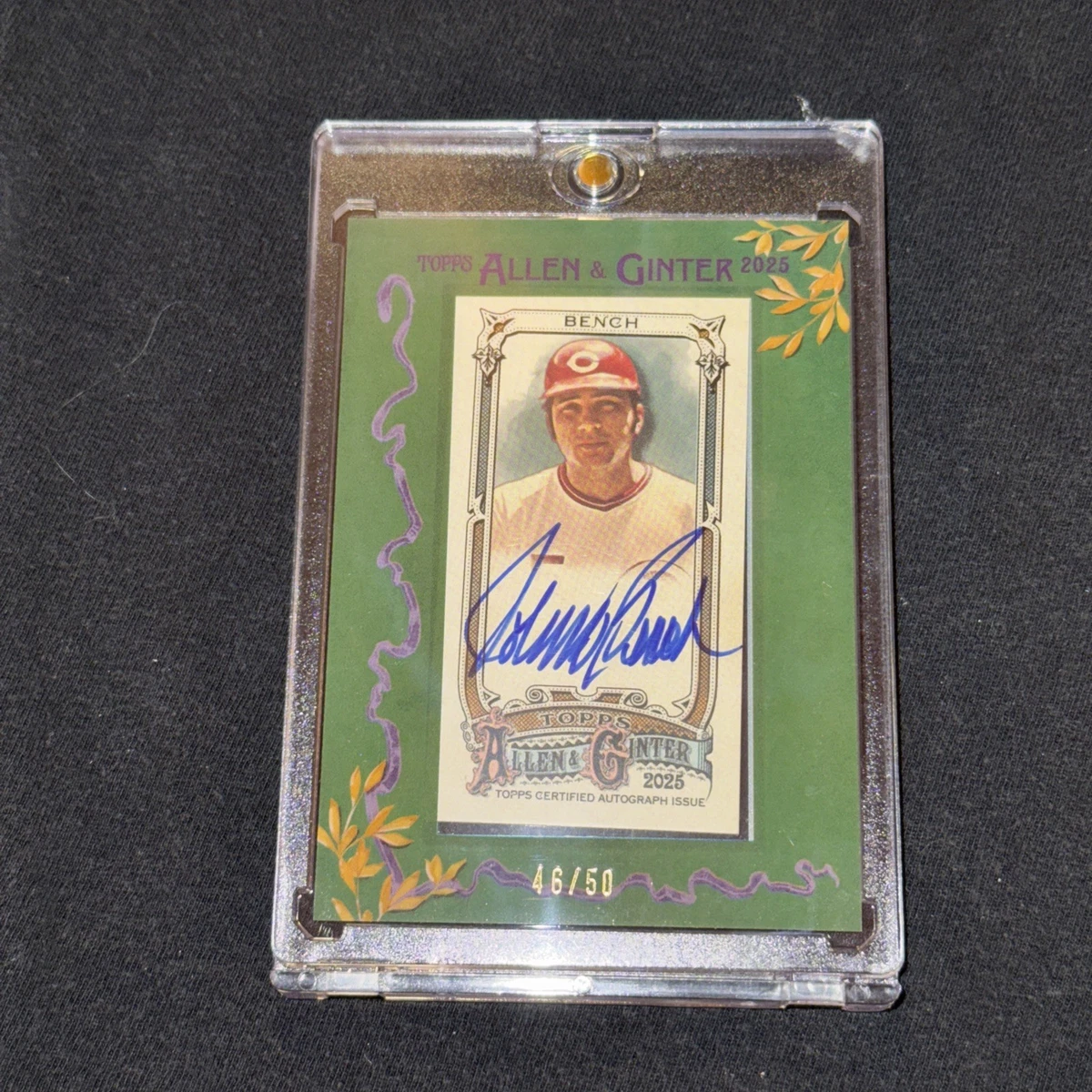 Major Leagues Baseball MLB) (Johnny Bench Autographed Sports