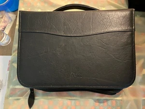 cd case Zippered, Holds 92 - Picture 1 of 4