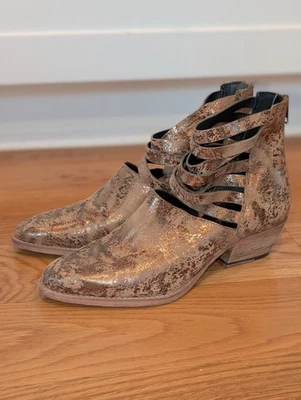 Botas al tobillo Free People Sloane de gamuza metálica occidentales para mujer talla 38/7,5 Foto 1 de 4