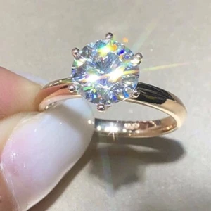Anillo de compromiso de diamantes de corte redondo de 3 quilates creado en laboratorio enchapado en oro amarillo de 14 quilates en plata - Imagen 1 de 5