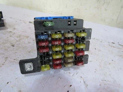 GMC 3500 2001 01 6,5 turbo diésel Silverado Sierra interior debajo del tablero caja de fusibles Foto 1 de 4