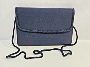 Cartera clutch Walborg vintage azul hecha a mano con borde de ganchillo y correa para el hombro - Imagen 1 de 16