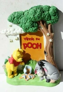 Figura Winnie the Pooh Eeyore Bees Hunny Pot Trees 3X5 marco de fotos Disney -- - Imagen 1 de 1