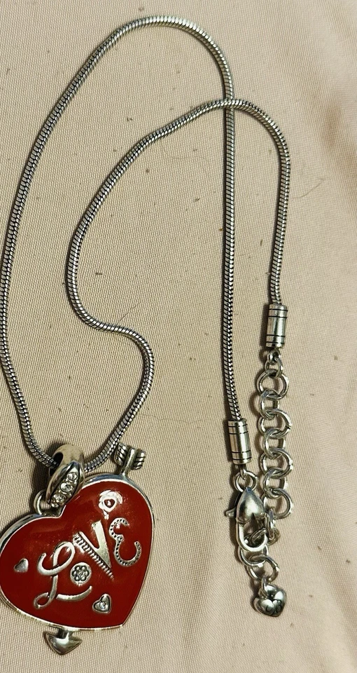 Collar Brighton Corazón Rojo Foto 1 de 2