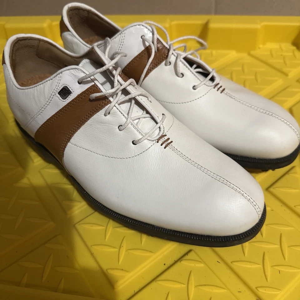 FootJoy FJ Icon Men's Golf Shoes 9  W (US)  - Image 1 of 4