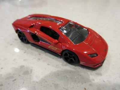 Majorette 兰博基尼 Countach LPI 800-4 独家红色设计压铸赛车 — 第 1/4 张图片