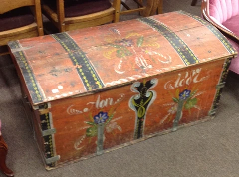 old 1887 large Norwegian Immigrant Domed Trunk Wedding / Blanket Chest Cover