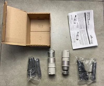 COOPER Crouse-Hinds CPP512 20A, 125–250VAC,60HZ,20A, 2-wire, 3-pole Plug, 2 Pc's - Image 1 of 4