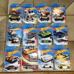 Hot Wheels de 12 unidades varios Lote Muscle Cars Porsche Pagani Demon El Camino Camaro - Imagen 1 de 14