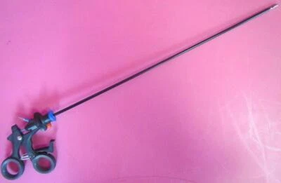 Pinzas laparoscópicas de cocodrilo Olympus HiQ+, eje y mango aislados de 5 mm x 42 cm Foto 1 de 4