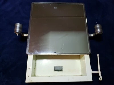 VINTAGE MEDICINE CABINET 2 LIGHT CAVALIER MIAMI CABINET DIVISION CHROME TRIM 50s - Image 1 of 4